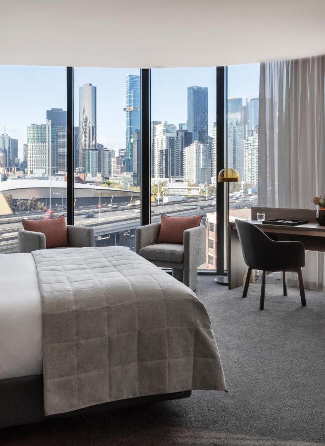 Oakwood Premier Melbourne Aparthotel Buitenkant foto A guest room at the Westin Melbourne