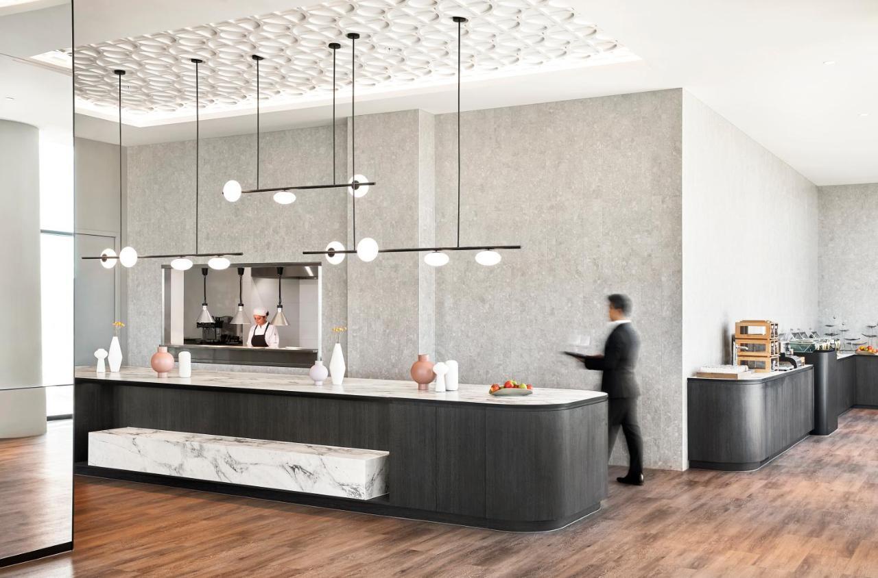 Oakwood Premier Melbourne Aparthotel Buitenkant foto The kitchen at the restaurant