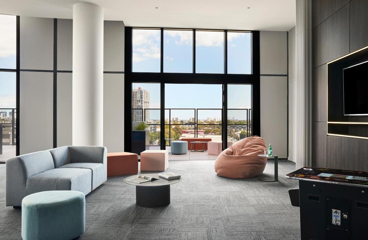 Oakwood Premier Melbourne Aparthotel Buitenkant foto The common room at the new residence hall