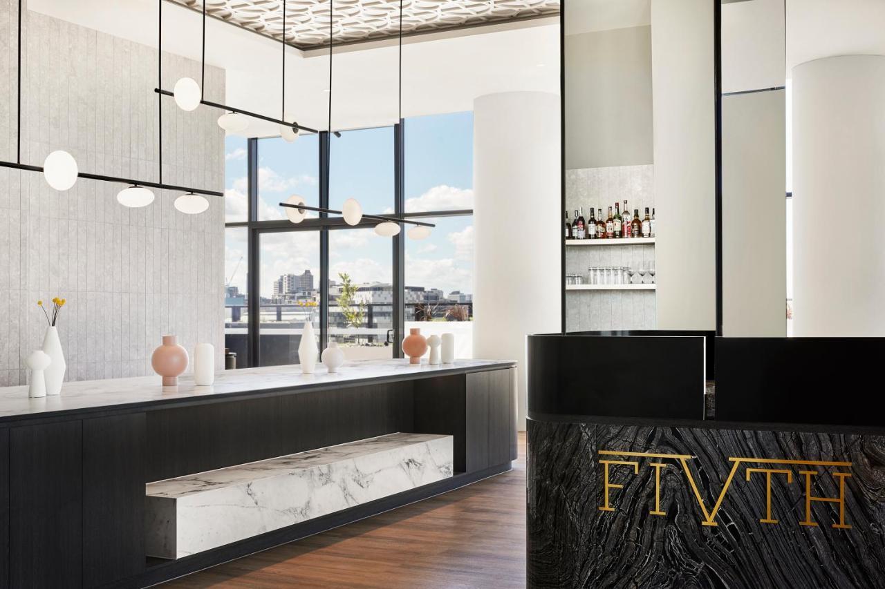 Oakwood Premier Melbourne Aparthotel Buitenkant foto The bar at 570 Madison Avenue