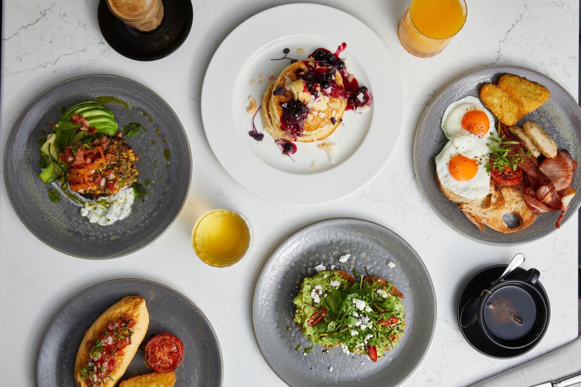 Oakwood Premier Melbourne Aparthotel Buitenkant foto Breakfast at the River Café